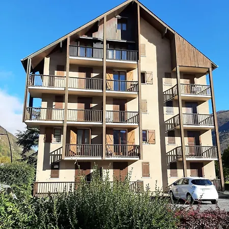 Appartement Vert Tendre Face A La Montagne Bagneres-de-Luchon Exterior photo