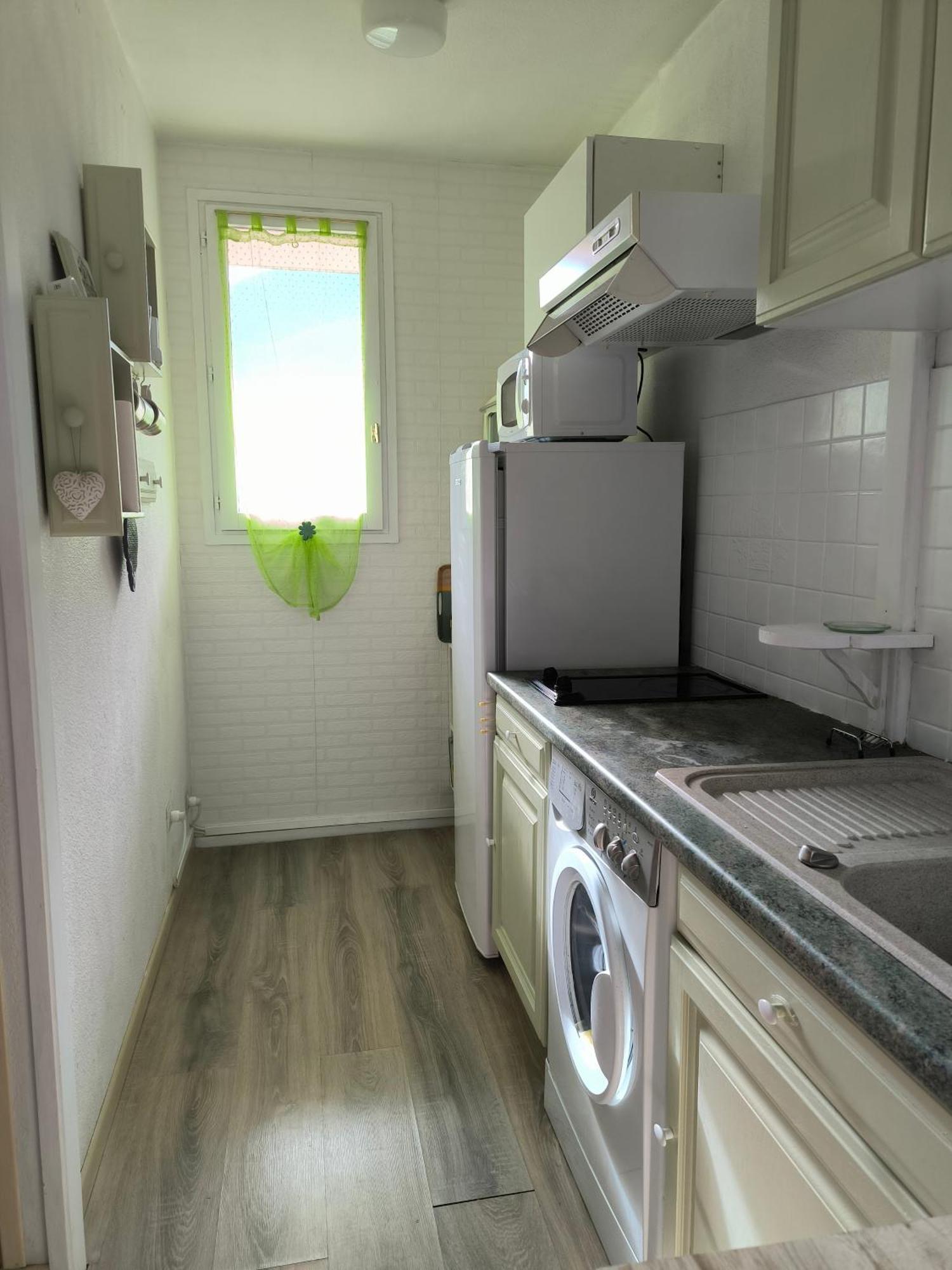 Tendre Face A La Montagne Apartment *